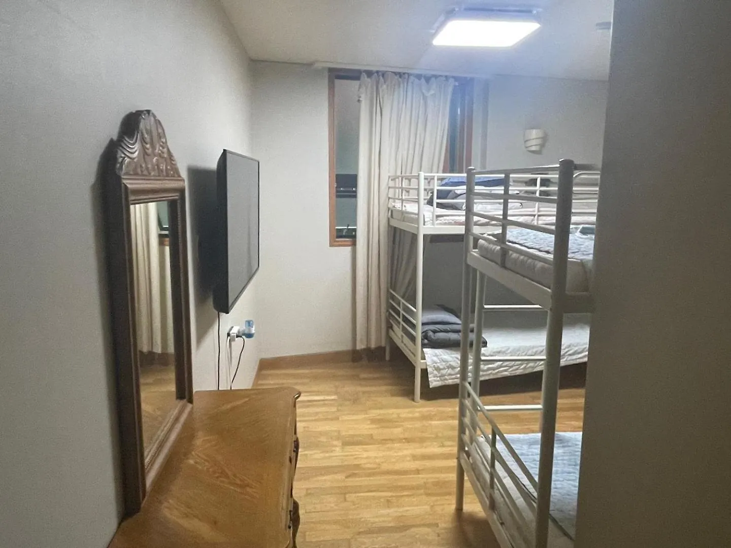 Halla Guest House Jeju Hostel